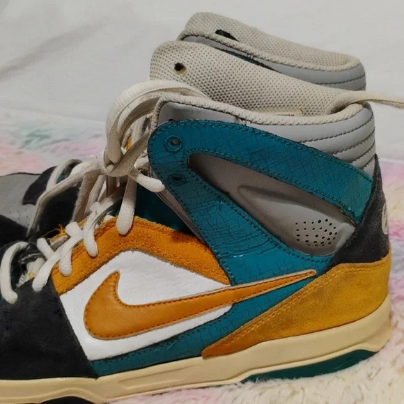 Nike Oncore Vintage Hi Top Shoes 2009 Sz.9 (X-102 CRATE) - Picture 2 of 15